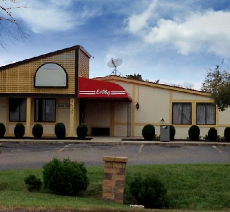 Budgetel Inn & Suites Колумбус Экстерьер фото