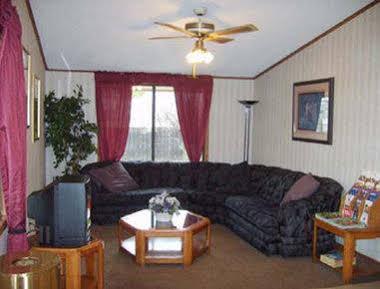 Budgetel Inn & Suites Колумбус Экстерьер фото