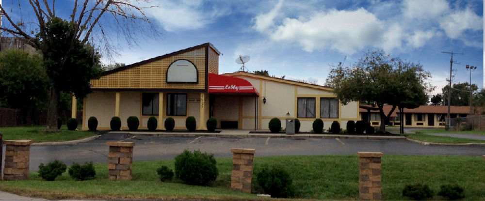 Budgetel Inn & Suites Колумбус Экстерьер фото